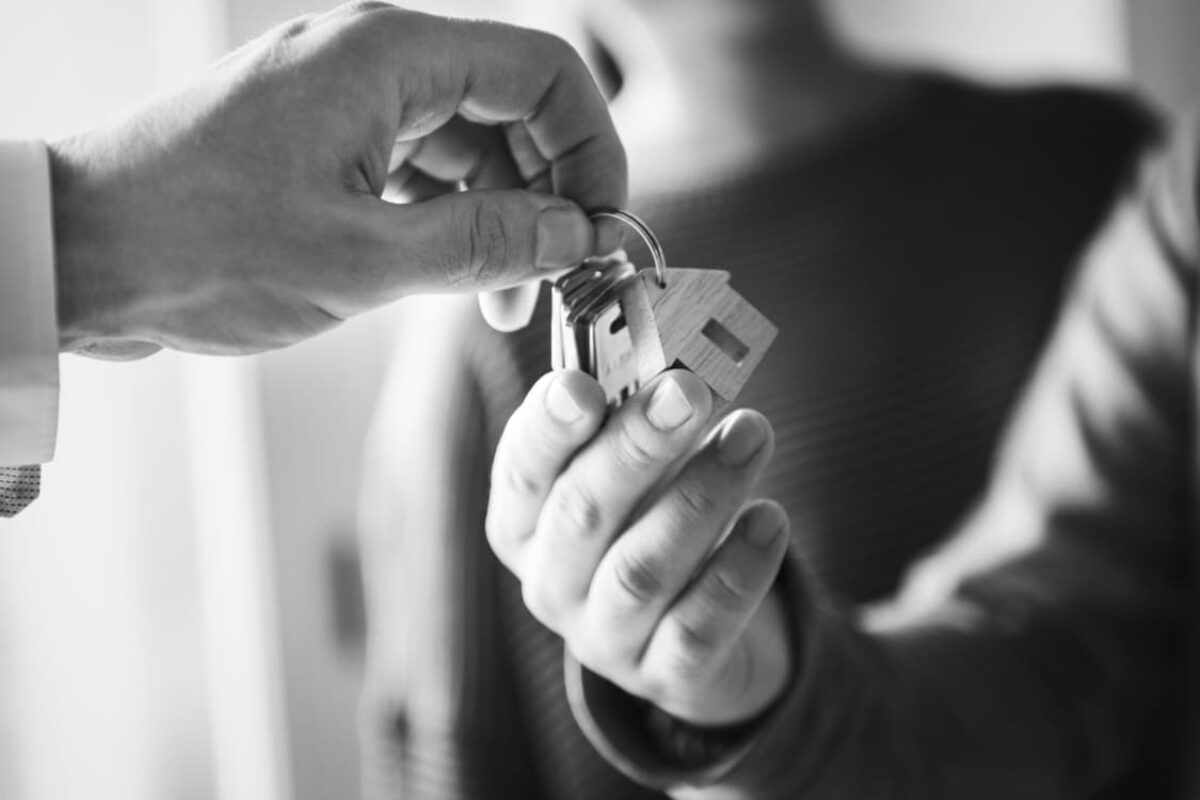 asian-family-buying-new-house