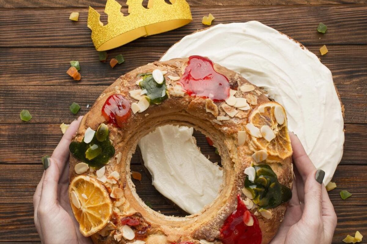 epiphany-cake-roscon-de-reyes-crown