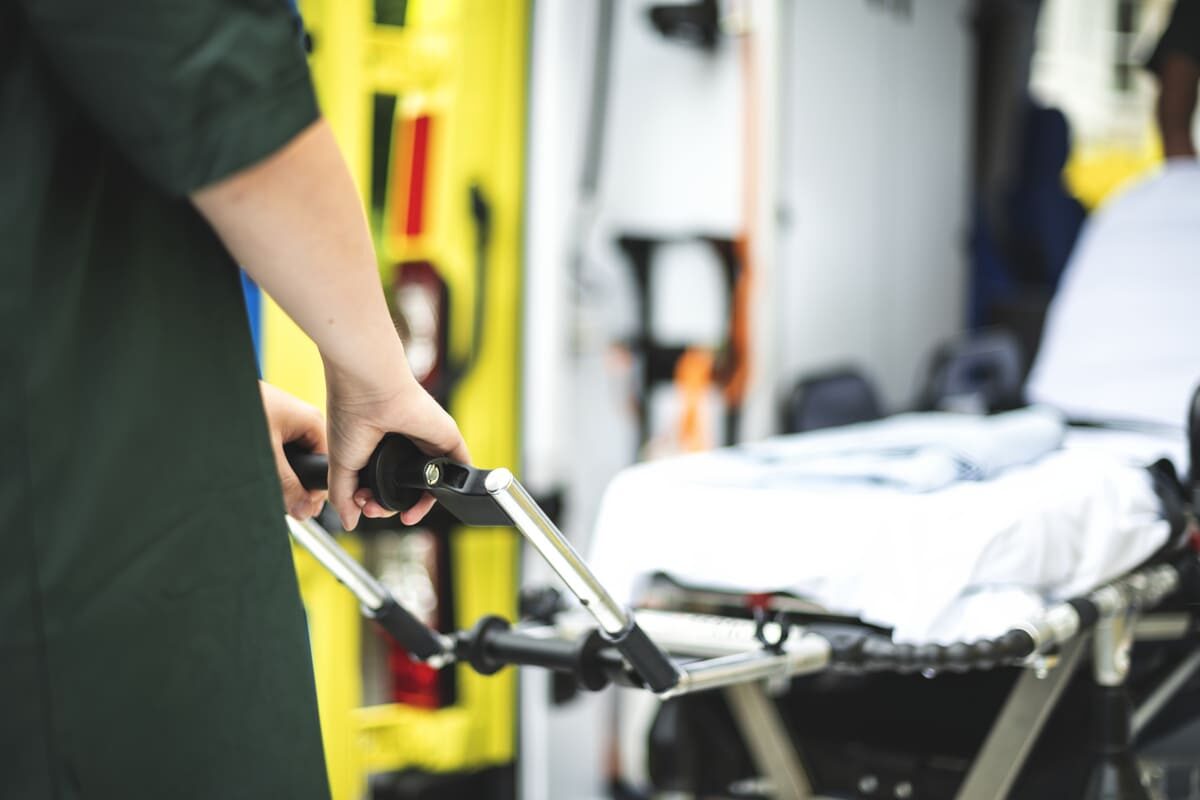 paramedics-work-with-ambulance